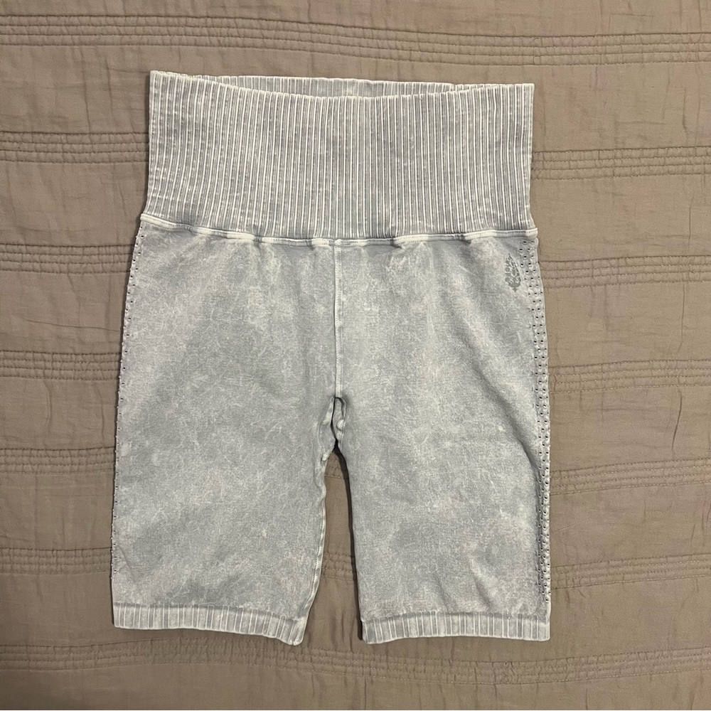 FP Movement Good karma Bike Shorts High-Waisted Ribbed ice gray Like New - Picture 2 of 5